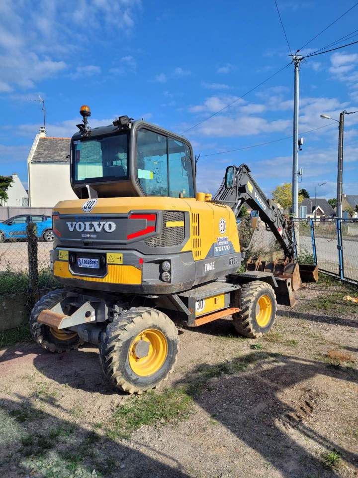 Pelle Volvo 6T à pneus Bretagne